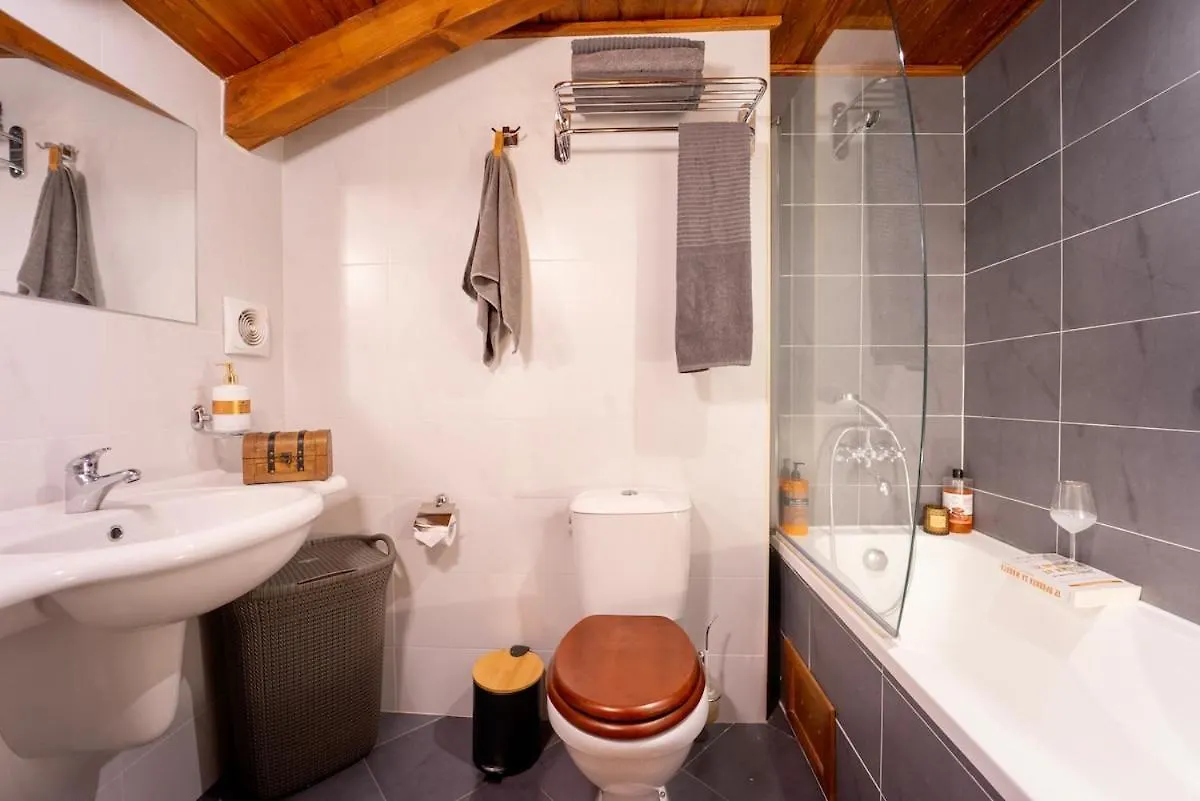 Host2U Penthouse 2-Bedrooms The Best View - Free Parking 班斯科