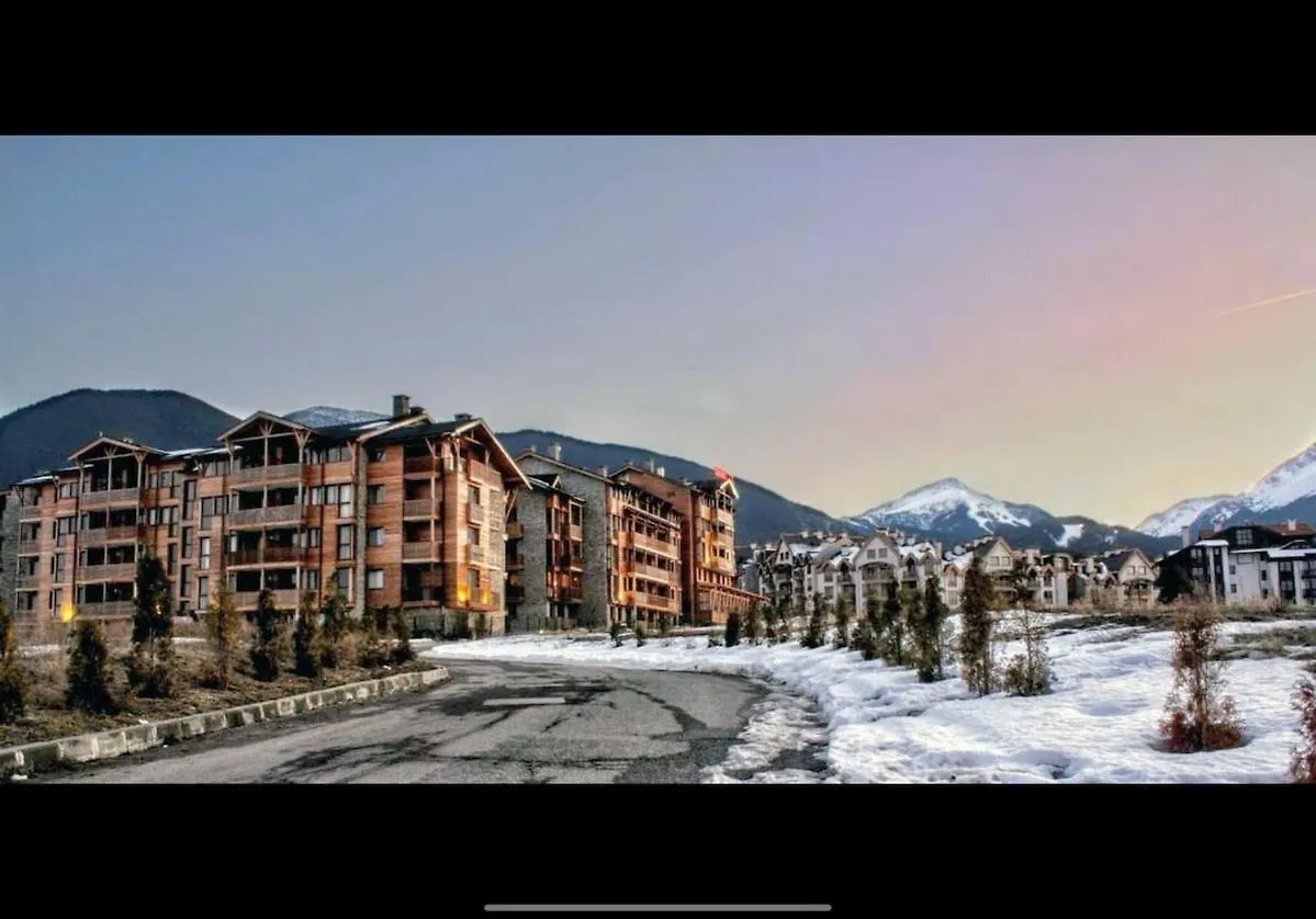 Host2U Penthouse 2-Bedrooms The Best View - Free Parking 班斯科 0*,  保加利亚