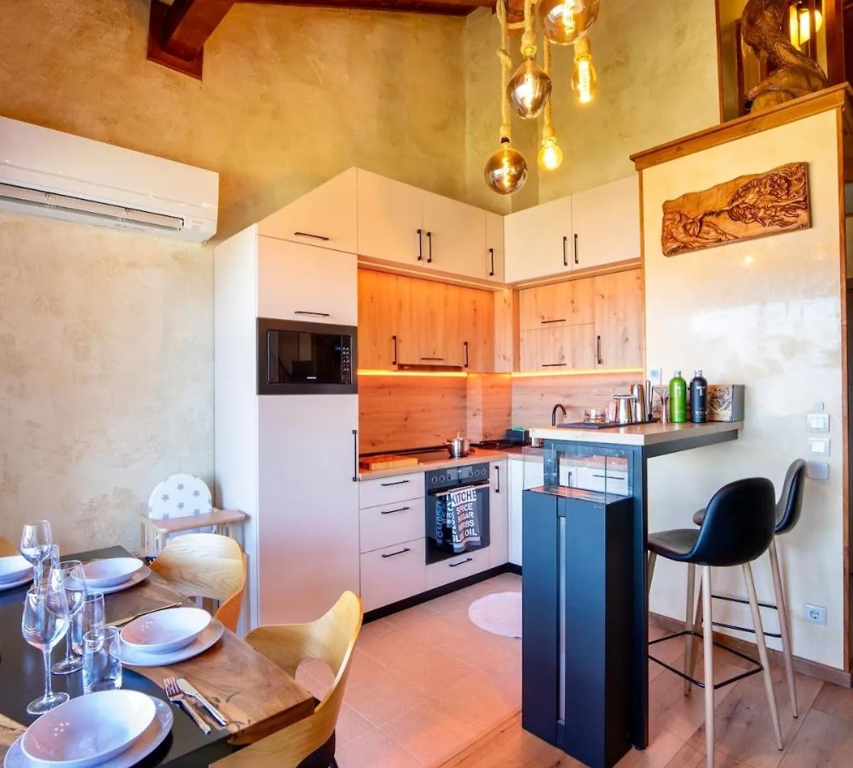 Host2U Penthouse 2-Bedrooms The Best View - Free Parking 班斯科